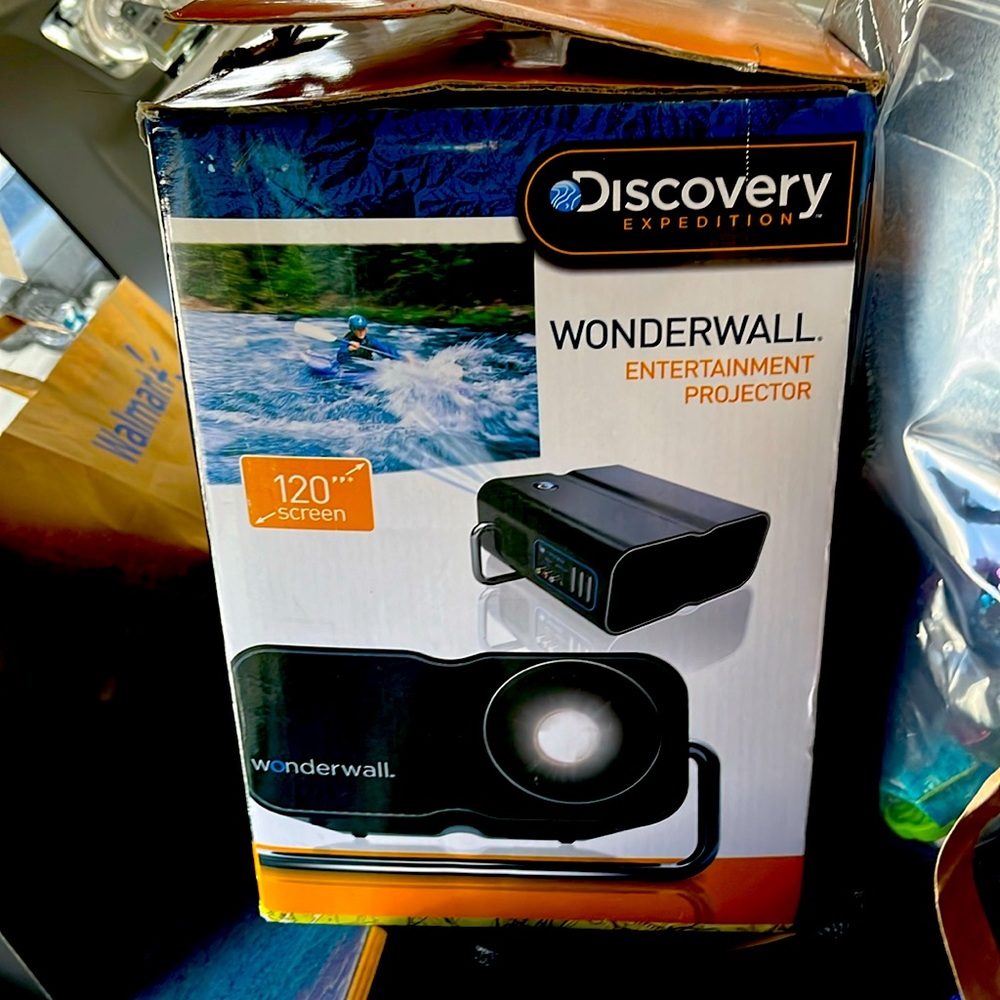Discovery expedition wonderwall entertainment projector
